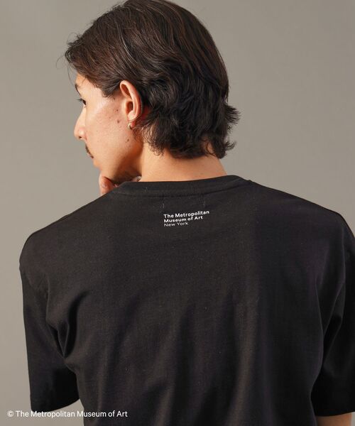 FFEIN(フェイン)の「【FFEIN(フェイン)】The MetワンポイントロゴTシャツ / メトロポリタン美術館 半袖 クルーネック プリント ワンポイント プリント(Tシャツ/カットソー・メンズ・レッド/その他1/ネイビー/ブラック/ホワイト・LARGE/MEDIUM/SMALL)」の9枚目の写真