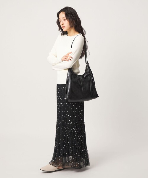 green label relaxing(グリーンレーベルリラクシング)の「ロングショルダーバッグ チャーム付き(ショルダーバッグ・レディース・ブラック/ナチュラル・FREE)」の4枚目の写真
