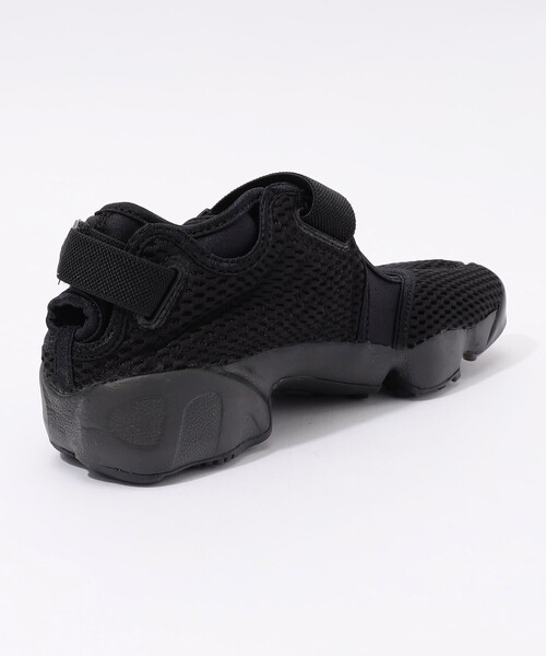 NIKE(ナイキ)の「NIKE AIR RIFT スニーカー(スニーカー・レディース・ブラック・24/23/25)」の3枚目の写真