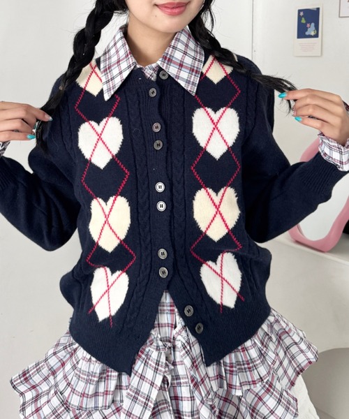 SOLLON.(ソルロン)の「ハートアーガイルニットカーディガン(カーディガン/ボレロ・レディース・ブラウン/グレー/ネイビー・FREE)」の7枚目の写真