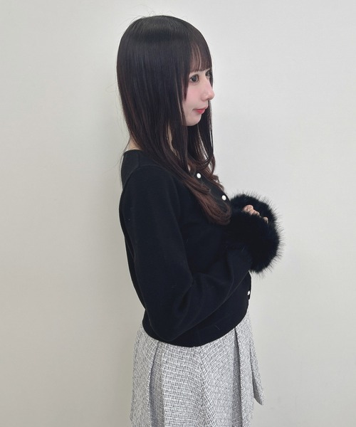 INGNI(イング)の「袖フェイクファーニットカーディガン(カーディガン/ボレロ・レディース・アイボリー/ピンク/ブラック・M)」の13枚目の写真