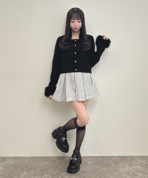 INGNI(イング)の「袖フェイクファーニットカーディガン(カーディガン/ボレロ・レディース・アイボリー/ピンク/ブラック・M)」の16枚目の写真