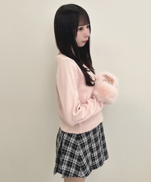 INGNI(イング)の「袖フェイクファーニットカーディガン(カーディガン/ボレロ・レディース・アイボリー/ピンク/ブラック・M)」の17枚目の写真