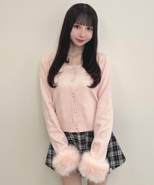 INGNI(イング)の「袖フェイクファーニットカーディガン(カーディガン/ボレロ・レディース・アイボリー/ピンク/ブラック・M)」の22枚目の写真