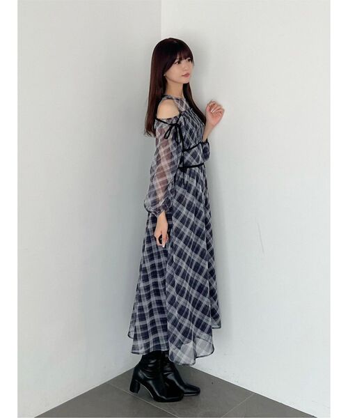 MERCURYDUO(マーキュリーデュオ)の「チェックシャーリングワンピース(ワンピース・レディース・ブラック/ブラウン・FREE)」の9枚目の写真