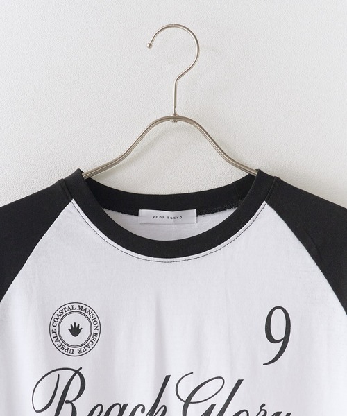 Chick(チック)の「Printed Design Raglan-Sleeve Cropped T-Shirt / プリントデザイン ラグランスリーブ クロップド丈Tシャツ スポーティ 韓国 2026年 夏 夏服 レディース(Tシャツ/カットソー・レディース・レッド/ブラック/ネイビー・FREE)」の8枚目の写真
