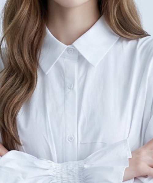 umune（ウムネ）の「構築的なフォルムが目を惹く、存在感のあるデザインシャツ（シャツ/ブラウス・レディース・オフホワイト/ブラック/ブラウン・FREE）」の11枚目の写真