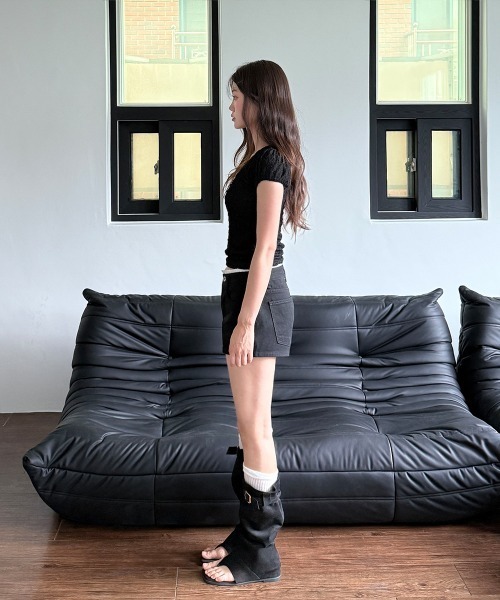 4INT.（フォイント）の「パフスリーブ リンクル オフショルダー 半袖 クロップド Tシャツ（Tシャツ/カットソー・メンズ・ホワイト/ブラック・FREE）」の5枚目の写真