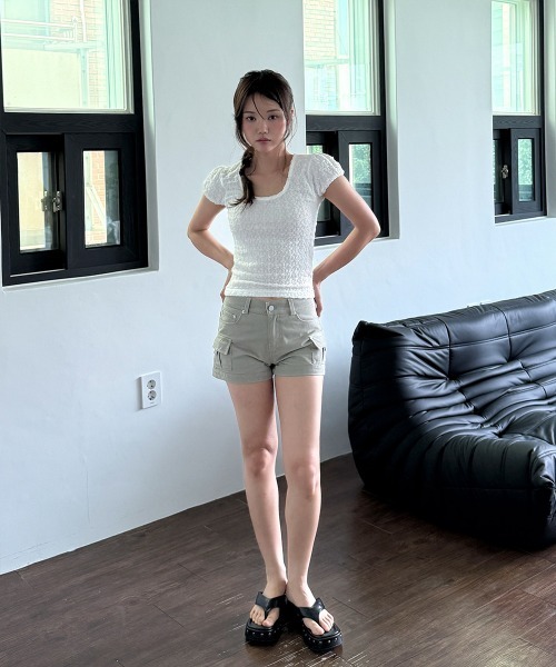 4INT.（フォイント）の「パフスリーブ リンクル オフショルダー 半袖 クロップド Tシャツ（Tシャツ/カットソー・メンズ・ホワイト/ブラック・FREE）」の20枚目の写真