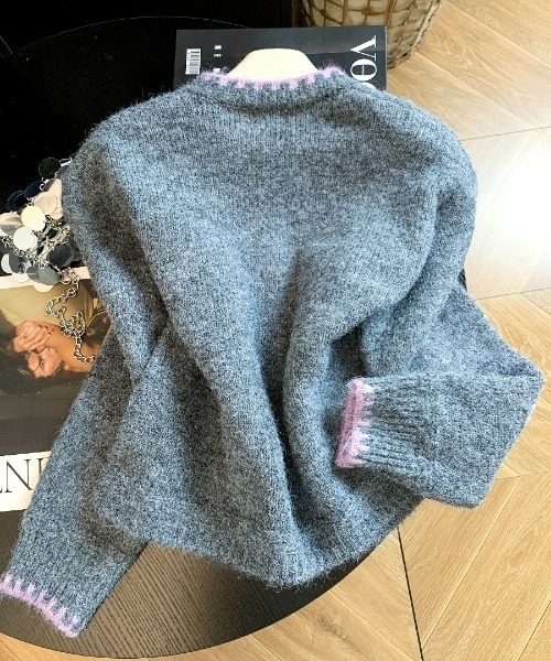 AMAJI(アマジ)の「立体フラワー刺繍 クルーネック ニットカーディガン(カーディガン/ボレロ・レディース・グレー/ホワイト・FREE)」の4枚目の写真