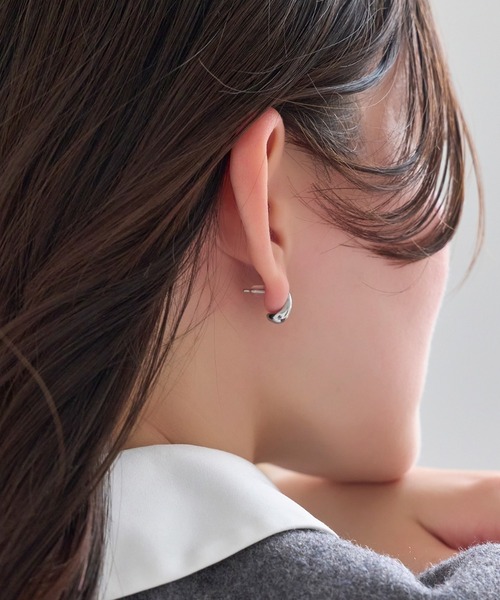 Phoebe(フィービィー)の「≪雑誌掲載≫【金属アレルギー対応】ドロップハーフフープミニピアス/サージカルステンレス(ピアス(両耳用)・レディース・ゴールド/シルバー・FREE)」の15枚目の写真