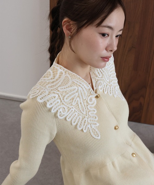 J by blue(ジェイバイブルー)の「ビッグレースカラーペプラムカーディガン(カーディガン/ボレロ・レディース・ブラック/アイボリー/チャコールグレー・MEDIUM)」の18枚目の写真