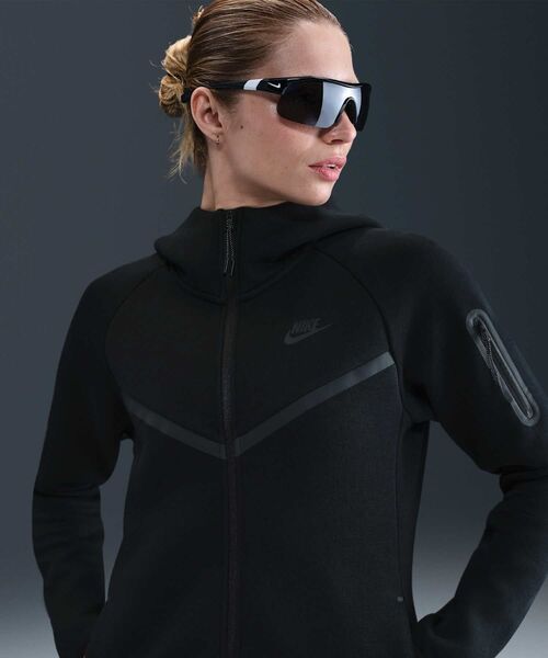 NIKE(ナイキ)の「ナイキ スポーツウェア テック フリース ウィンドランナー ウィメンズ フルジップ パーカー / Nike Sportswear Tech Fleece Windrunner Women's Full-Zip Hoodie HV6748-010 Black(パーカー・レディース・ブラック・XL)」の1枚目の写真