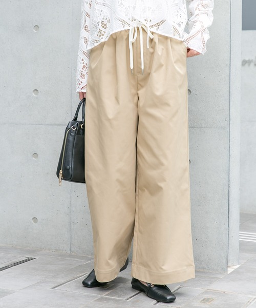 ITEMS URBANRESEARCH(アイテムズ アーバンリサーチ)の「イージータックパンツ(その他パンツ・レディース・ネイビー/ベージュ/ホワイト系その他・FREE)」の1枚目の写真