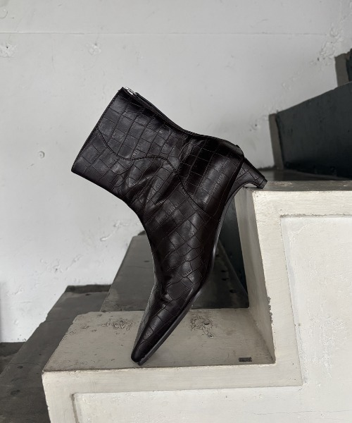 Ameri（アメリ）の「UND REPTILE SHORT BOOTS（ブーツ・レディース・ブラック/ブラウン・SMALL/MEDIUM/LARGE）」の8枚目の写真