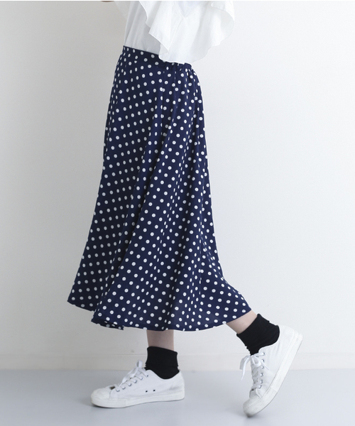 MERLOT（メルロー）の「ドット柄フレアスカート1086（スカート・レディース・ネイビー/ブラック/カーキ・FREE）」の3枚目の写真
