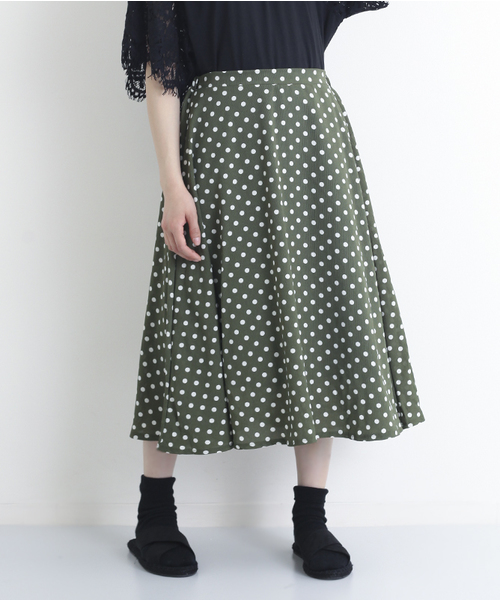 MERLOT（メルロー）の「ドット柄フレアスカート1086（スカート・レディース・ネイビー/ブラック/カーキ・FREE）」の2枚目の写真
