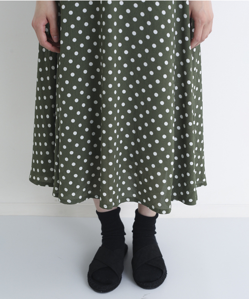 MERLOT（メルロー）の「ドット柄フレアスカート1086（スカート・レディース・ネイビー/ブラック/カーキ・FREE）」の8枚目の写真