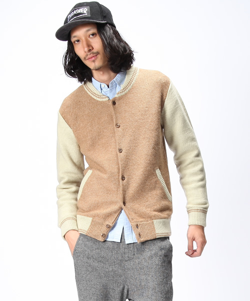 WEGO(ウィゴー)の「配色ニットスタジャン(スタジャン・メンズ・ライトグレー/ネイビー/キャメル・MEDIUM/LARGE)」の3枚目の写真