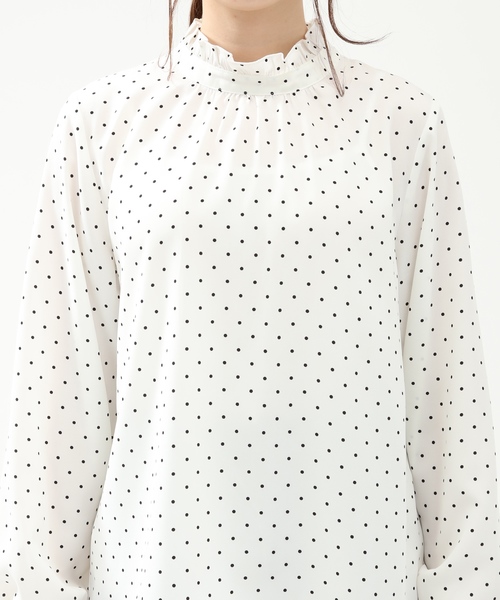 Honeys（ハニーズ）の「【水玉/ドット/無地】ハイネックブラウス（シャツ/ブラウス・レディース・アイボリー/ホワイト系その他/ブラック系その他/ブルー系その他・S/M/L）」の14枚目の写真
