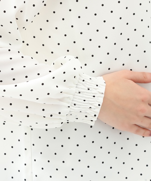 Honeys（ハニーズ）の「【水玉/ドット/無地】ハイネックブラウス（シャツ/ブラウス・レディース・アイボリー/ホワイト系その他/ブラック系その他/ブルー系その他・S/M/L）」の15枚目の写真