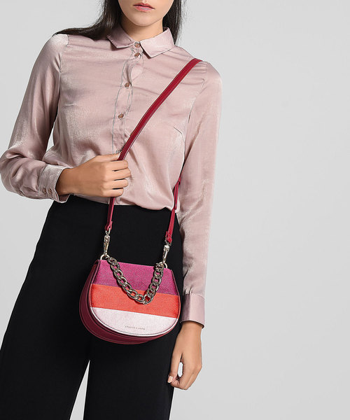 CHARLES & KEITH(チャールズ & キース)の「チェーントップハンドルハンドバッグ / CHAIN TOP HANDLE HANDBAG(ハンドバッグ・レディース・マルチ/ピンク・S)」の3枚目の写真