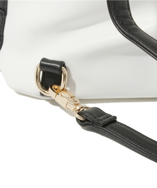 CIAOPANIC(チャオパニック)の「【Ciaopanic】2WAYバイカラーBAG(バックパック/リュック・レディース・ブラック×ホワイト/ベージュ系その他/ホワイト×ブルー・FREE)」の7枚目の写真