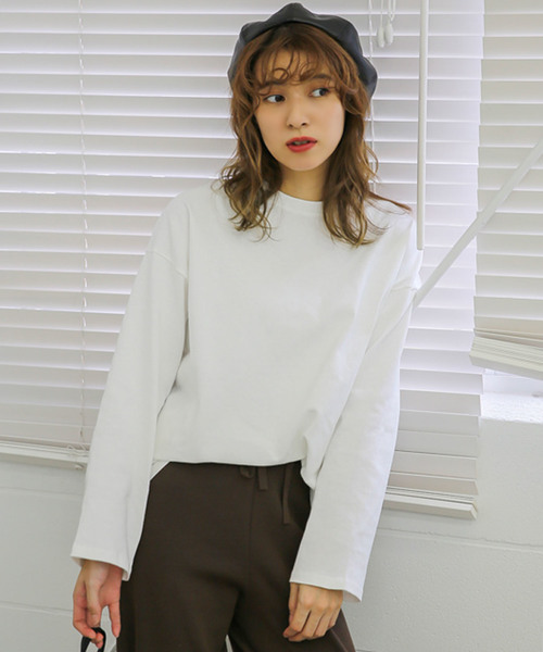 select MOCA（セレクトモカ）の「コットンルーズカットソー/長袖ルーズシルエットプルオーバー（Tシャツ/カットソー・レディース・ホワイト/ブラック/ブルー・FREE）」の2枚目の写真