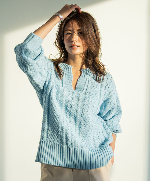 Aunt Marie's（アントマリーズ）の「AUNT MARIE'S キーネックケーブルニット（ニット/セーター・レディース・ライトブルー/ベージュ/ブラウン/グリーン/ナチュラル・FREE）」の5枚目の写真