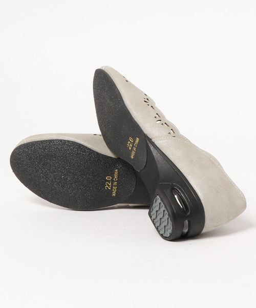 BELLUNA（ベルーナ）の「４Ｅ軽量カットワークパンプス（パンプス・レディース・ライトグレー/ブラック/ネイビー・22cm/23cm/23.5cm/24cm/24.5cm/25cm）」の5枚目の写真