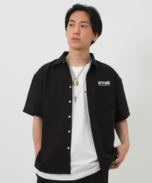 シンプルデザイン半袖シャツ