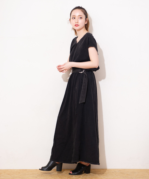 ROGER AND RAW（ロジャーアンドロウ）の「Roger&Raw/両VギャザーロングOP（ワンピース・レディース・ベージュ/ネイビー/カーキ/スミクロ・M）」の7枚目の写真