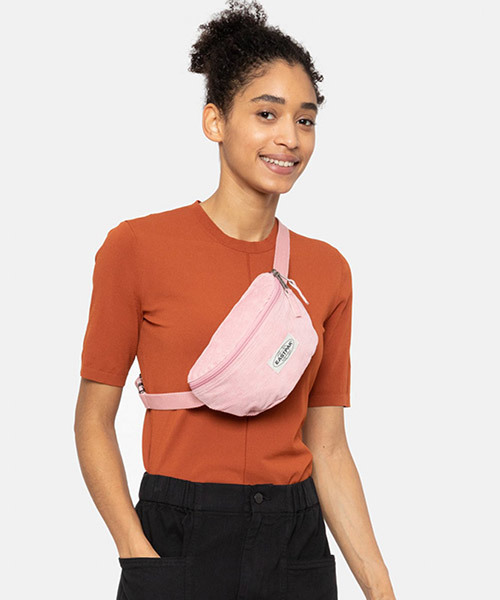 EASTPAK(イーストパック )の「SPRINGER COMFY CORDUROY ミニショルダー/ウエストバッグ(ボディバッグ/ウエストポーチ)」|ピンク