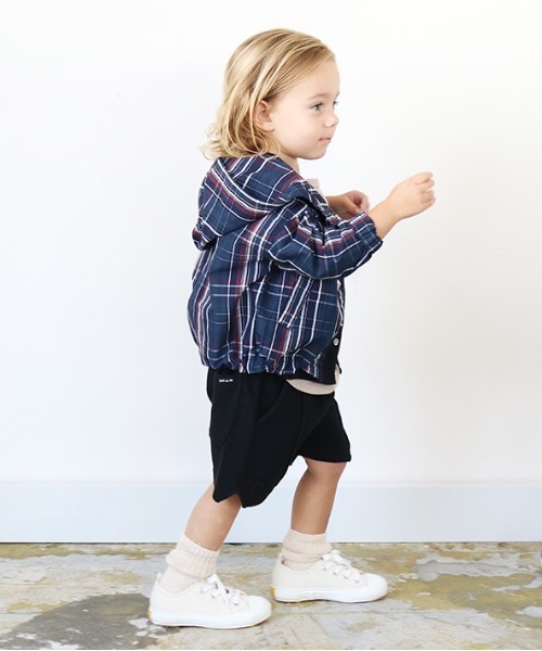 quoti use fith(クゥオティ ユース フィス)の「ビッグチェックタイプライターパーカー(マウンテンパーカー・キッズ・ベージュ/ネイビー・90/100/110/120/80/130)」の7枚目の写真