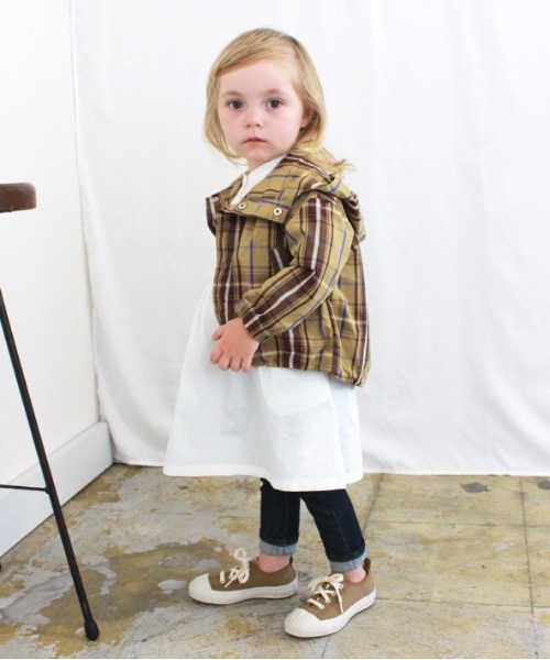 quoti use fith(クゥオティ ユース フィス)の「ビッグチェックタイプライターパーカー(マウンテンパーカー・キッズ・ベージュ/ネイビー・90/100/110/120/80/130)」の12枚目の写真