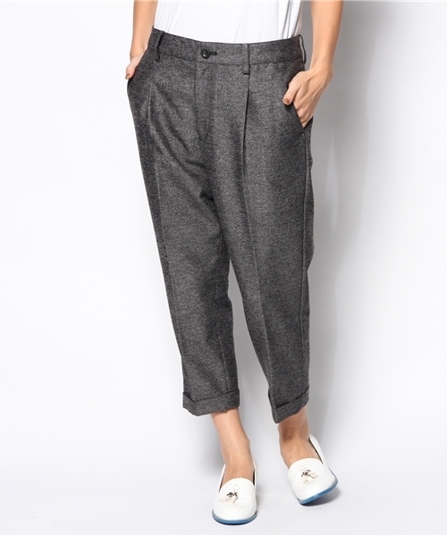 alcali（アルカリ）の「【菊池亜希子ムック マッシュvol.6掲載】 nota della mano sinistra /  杢起毛　センタープレスパンツ（その他パンツ・レディース・ブラック/グレー/ネイビー・2/3）」の3枚目の写真