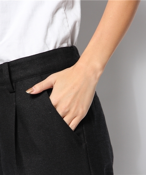 alcali（アルカリ）の「【菊池亜希子ムック マッシュvol.6掲載】 nota della mano sinistra /  杢起毛　センタープレスパンツ（その他パンツ・レディース・ブラック/グレー/ネイビー・2/3）」の8枚目の写真