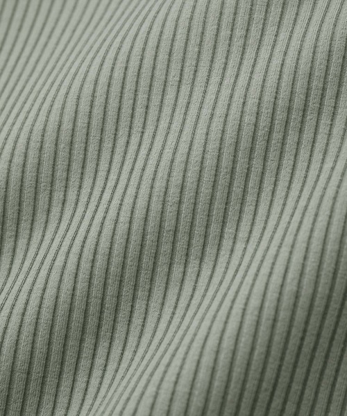 ADAM ET ROPE'(アダムエロペ)の「エルボーカットアウトTEE(Tシャツ/カットソー・レディース・ベージュ/オフホワイト/ライトグリーン・FREE)」の15枚目の写真