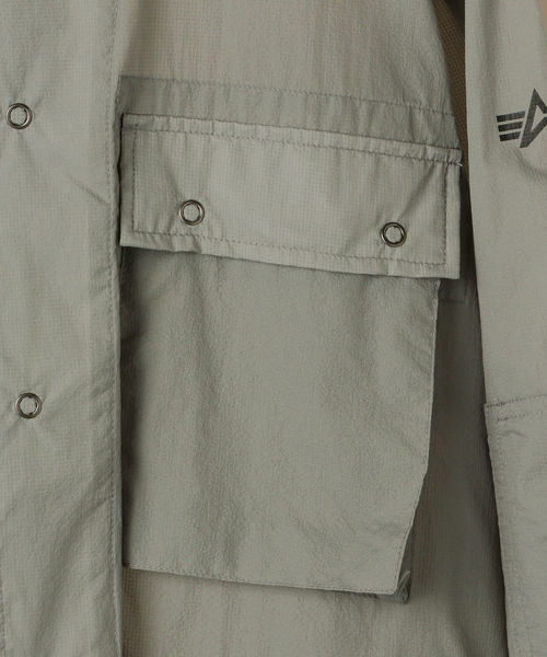 Alpha Industries（アルファインダストリーズ）の「ALPHA: ライト パッカブル ARMY ジャケット（その他アウター・メンズ・ブラック/オレンジ/ホワイト/グレー・LARGE/MEDIUM）」の12枚目の写真