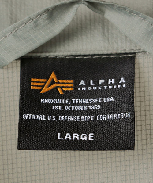 Alpha Industries（アルファインダストリーズ）の「ALPHA: ライト パッカブル ARMY ジャケット（その他アウター・メンズ・ブラック/オレンジ/ホワイト/グレー・LARGE/MEDIUM）」の9枚目の写真