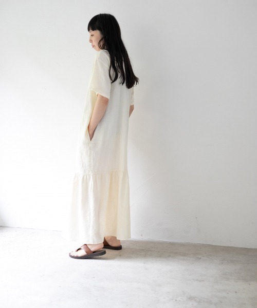 yuw(ユウ)の「JQティアードワンピース 891855(ワンピース)」|アイボリー