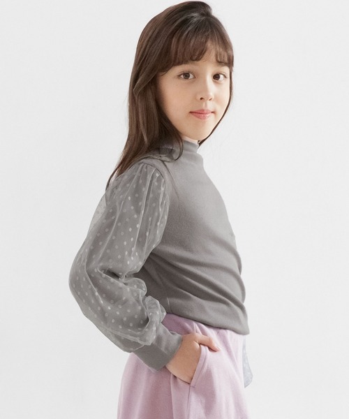 Bee des Bee（ビーデスビー）の「チュール袖トップス（Tシャツ/カットソー・キッズ・ベージュ/ブラウン/ブラック系その他/ピンク/グレー/ライトブルー/ダークブラウン/ホワイト/テラコッタ/ブラック/ネイビー/グレー系/ピンクベージュ/グレイッシュベージュ/モスグリーン/パープル/ライトグレー・120cm/130cm/140cm/150cm/110cm/100cm）」の7枚目の写真