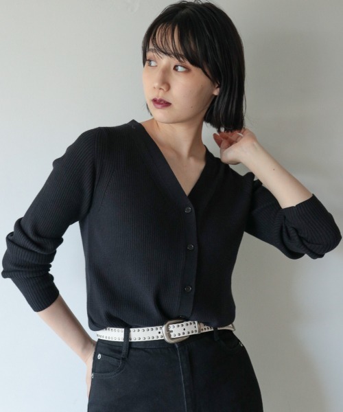 PAGEBOY（ページボーイ）の「リブVネックカーデ（カーディガン/ボレロ・レディース・オフホワイト/ブラック/ブラウン/ブルー系その他・FREE）」の3枚目の写真