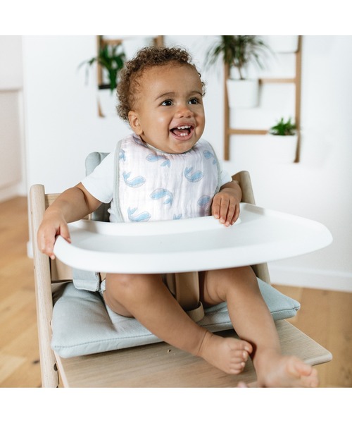 aden + anais essentials（エイデンアンドアネイエッセンシャルズ）の「スナップビブ 3枚入り（スタイ/よだれかけ・キッズ・グレー×ホワイト/ホワイト×ブルー/ホワイト×ピンク/ホワイト×ブラウン/セージグリーン/グリーン×ピンク/ホワイト×ライトグレー/ホワイト×イエロー/コーラルピンク・FREE）」の14枚目の写真