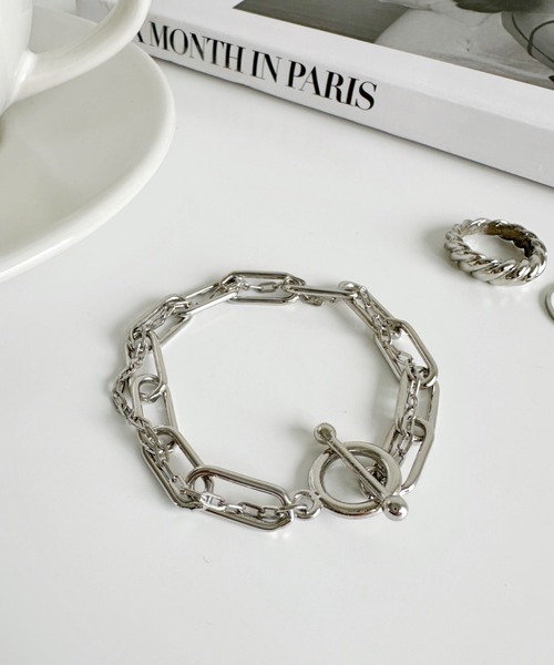 iso(イソ)の「ボリュームチェーンレイヤードブレスレット(ブレスレット・レディース・ゴールド/シルバー・FREE)」の3枚目の写真