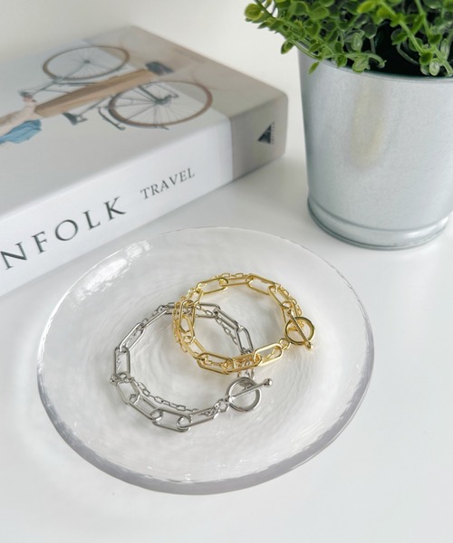 iso(イソ)の「ボリュームチェーンレイヤードブレスレット(ブレスレット・レディース・ゴールド/シルバー・FREE)」の4枚目の写真