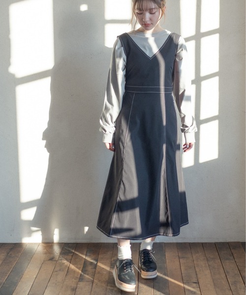 OLIVE des OLIVE(オリーブデオリーブ)の「後ろリボン配色ステッチジャンスカ(ジャンパースカート・レディース・ライトグレー/ブラック/アイボリー/ベージュ系その他・FREE)」の2枚目の写真