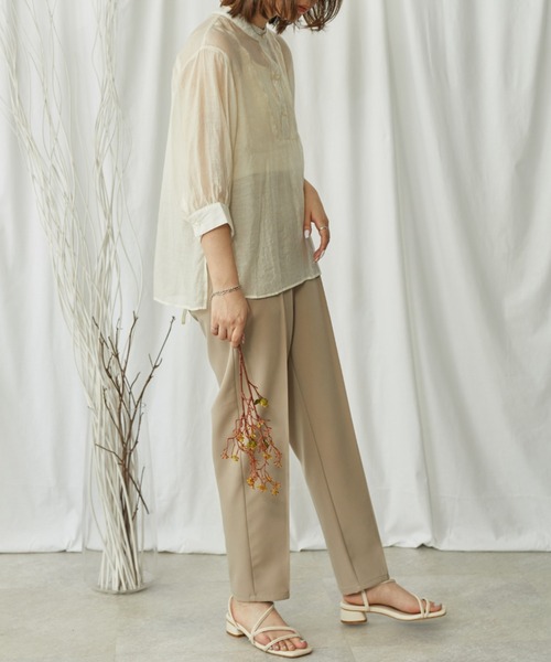 Amourire(アムリール)の「センターラインテーパードPT(その他パンツ・レディース・ベージュ/グレー/サックスブルー/ピンク・M)」の3枚目の写真