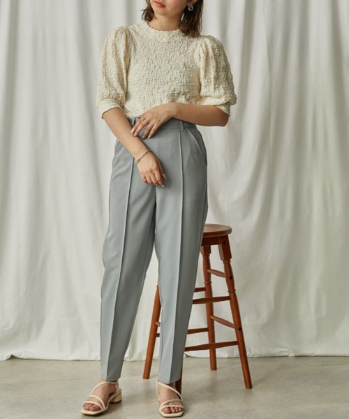 Amourire(アムリール)の「センターラインテーパードPT(その他パンツ・レディース・ベージュ/グレー/サックスブルー/ピンク・M)」の2枚目の写真