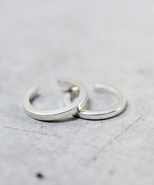 NARRATIVE PLATOON(ナラティブ プラトゥーン)の「NARRATIVE PLATOON ナラティヴプラトゥーン / Slice ear cuff シルバー925スライスイヤーカフ イヤカフ 鏡面カラー / np-ec004(イヤーカフ・メンズ・シルバー・FREE)」の4枚目の写真